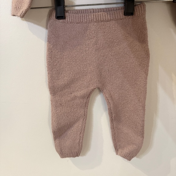 Old Navy- baby girl sweater set in blush pink- size 6-12 month - Picture 4 of 7